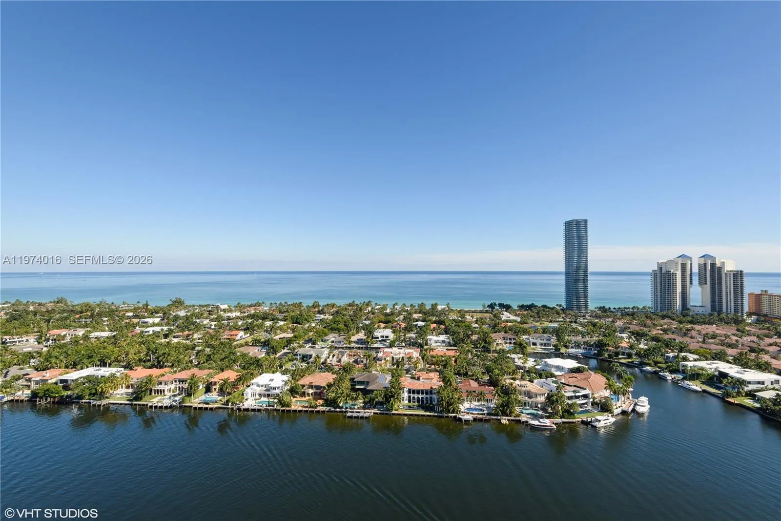3 bedroom 2 bath for sale at 19707 Turnberry Way # 28J, Aventura FL 33180