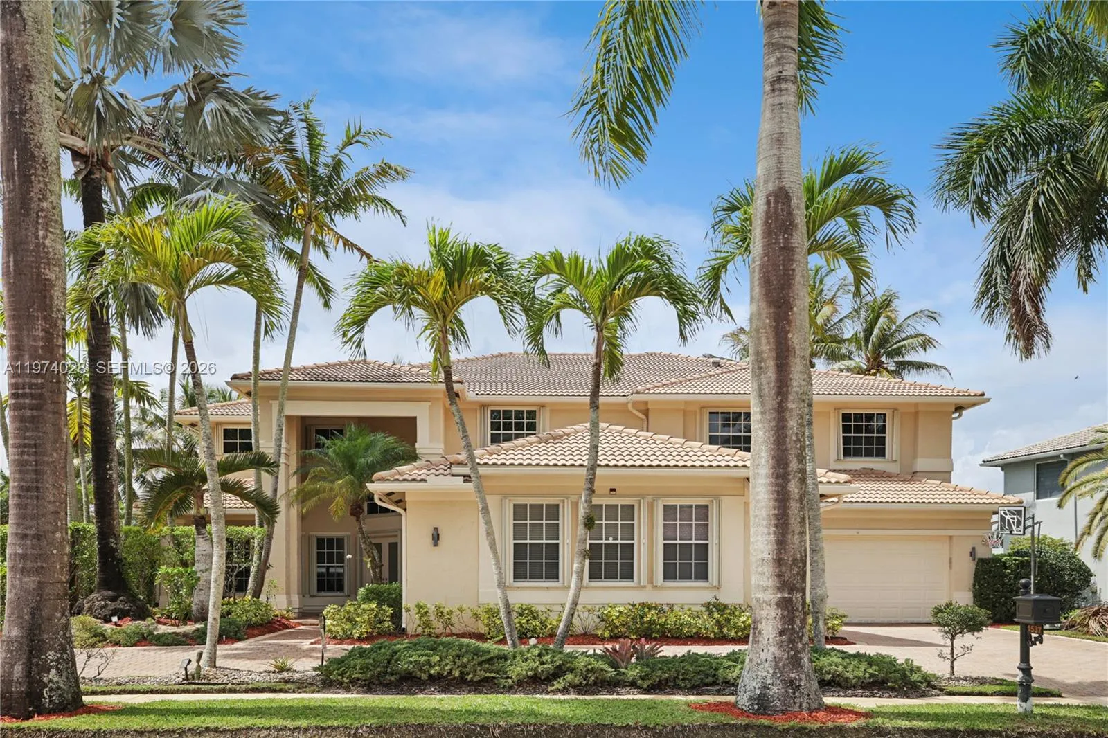 5 bedroom 5 bath for sale at 1537 Victoria Isle Way, Weston FL 33327