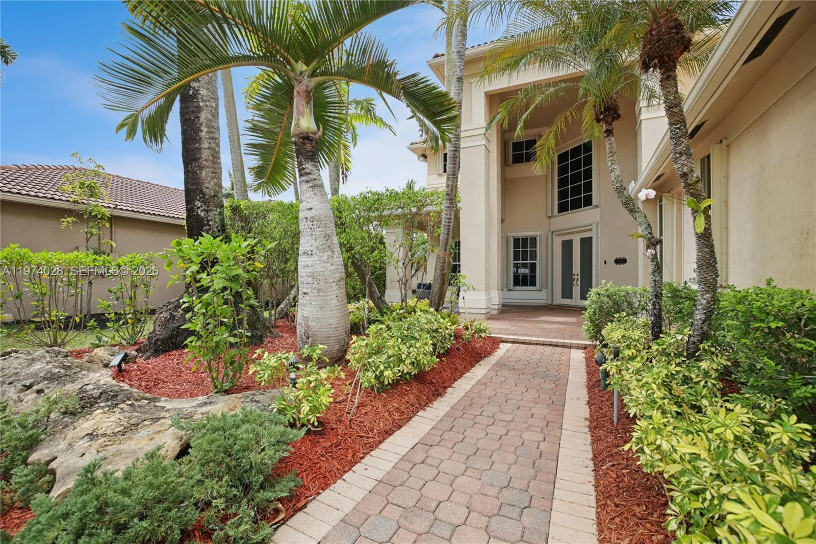 1537 Victoria Isle Way, Weston FL 33327