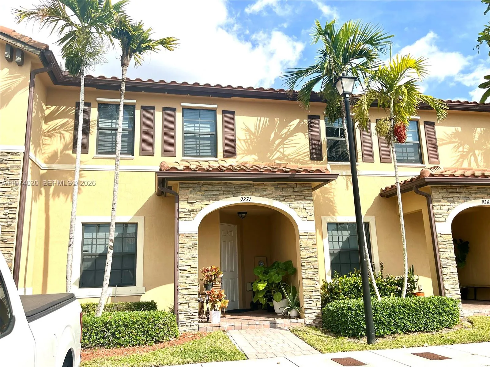 9271 W 33rd Ln, Hialeah FL 33018