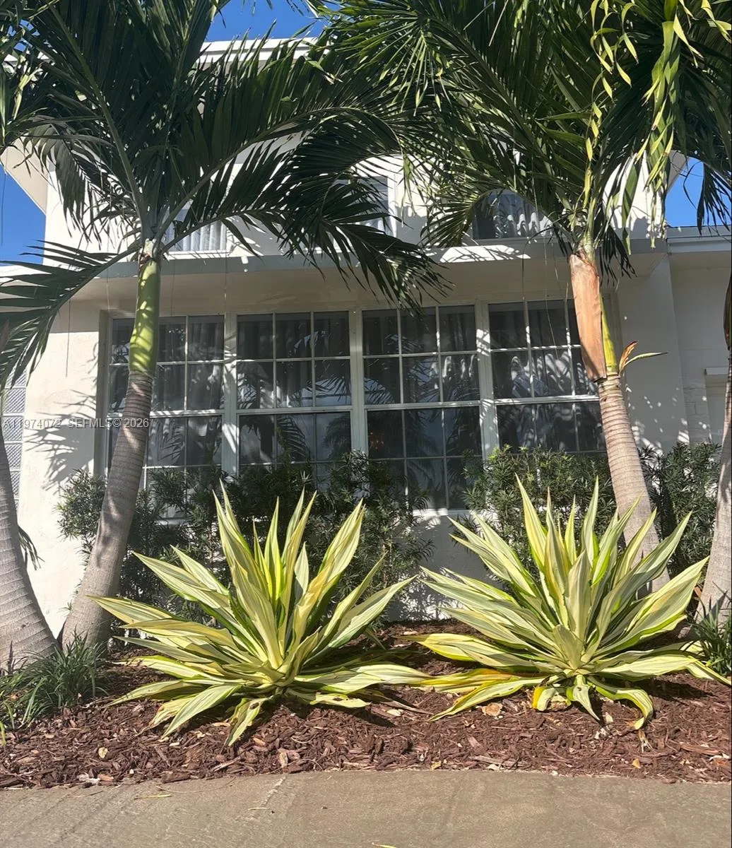 9048 Carlyle Ave, Surfside FL 33154