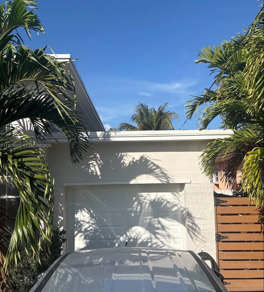 9048 Carlyle Ave, Surfside FL 33154