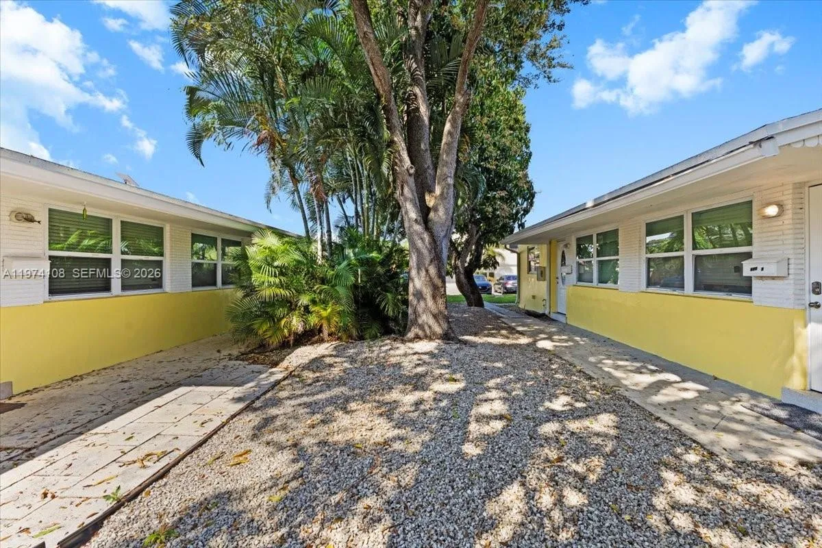 620 SW 10th St, Fort Lauderdale FL 33315