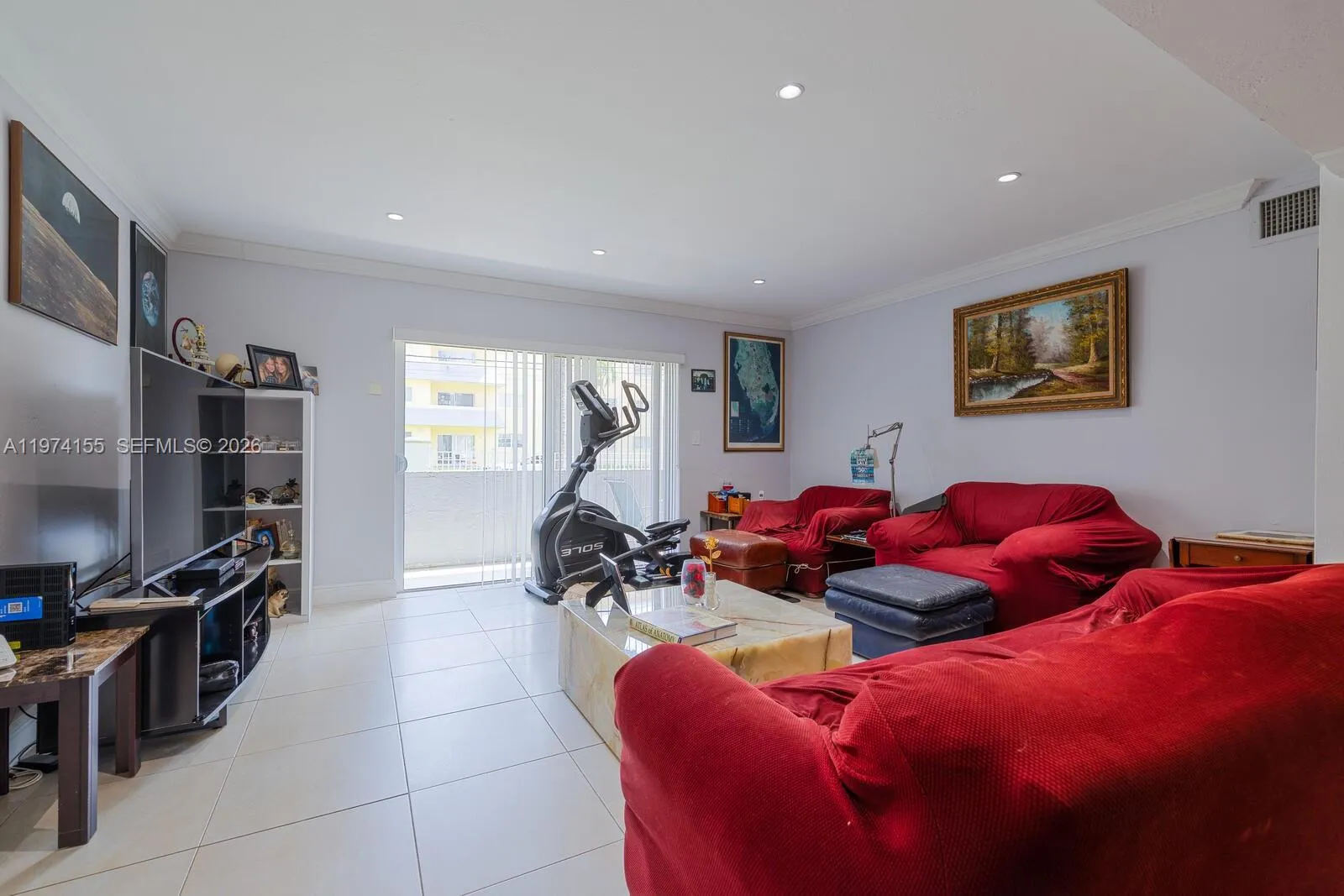 3 bedroom 2 bath for sale at 7401 SW 82nd st # 109s, Miami FL 33143