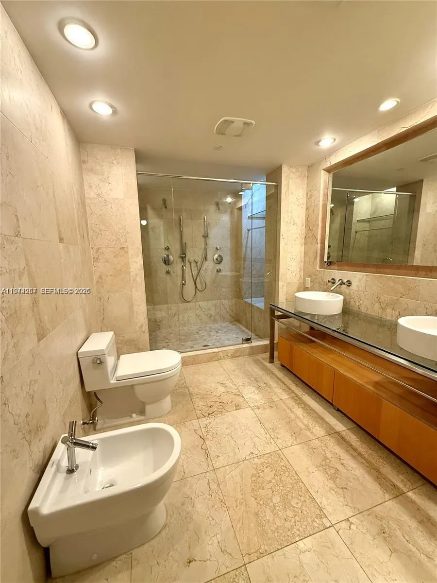 6000 Collins Ave # 313, Miami Beach FL 33140