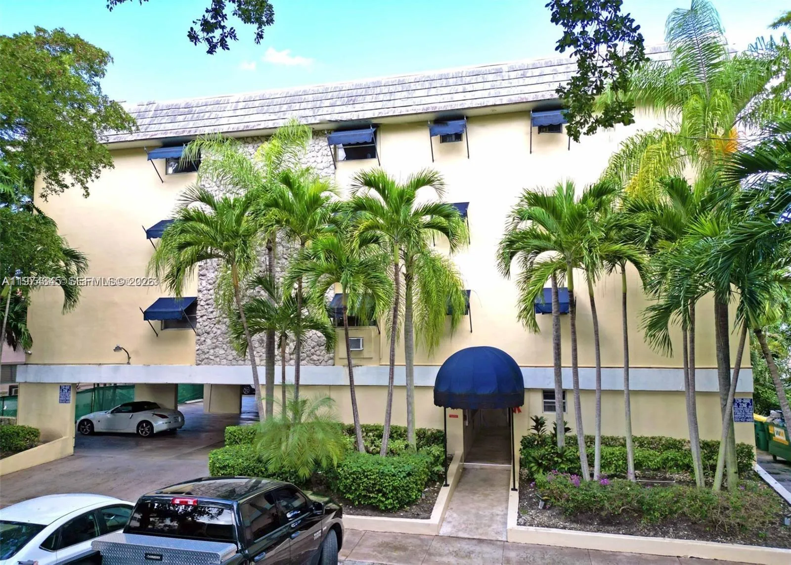 1 bedroom 1 bath for rent at 427 Santander Ave # 404, Coral Gables FL 33134