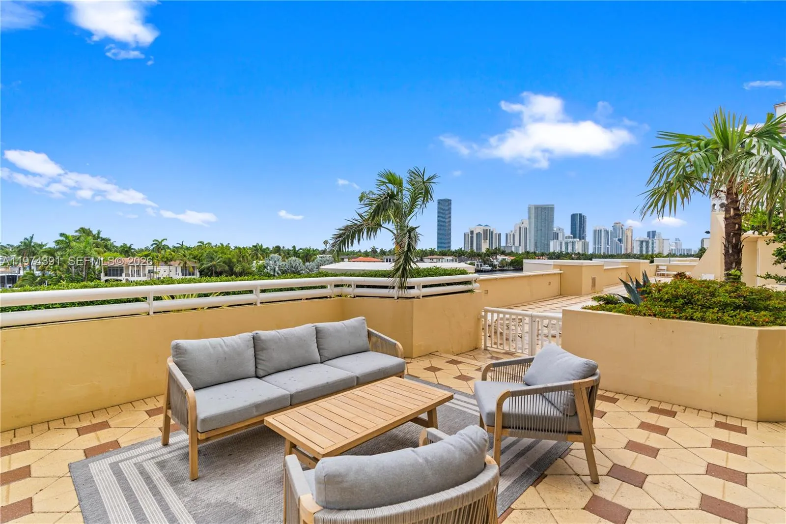 20191 E Country Club Dr # 407, Aventura FL 33180