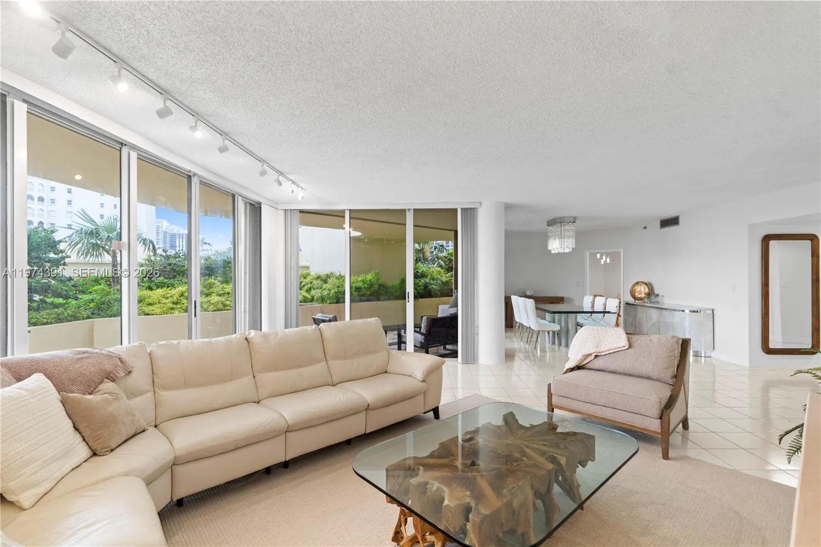 20191 E Country Club Dr # 407, Aventura FL 33180