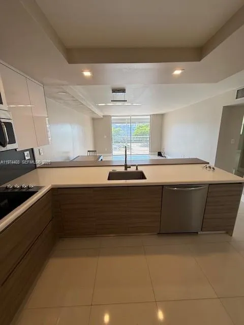 3600 NE 170th St # 407, North Miami Beach FL 33160