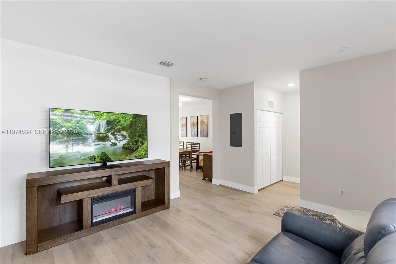 10653 W 32nd Ln, Hialeah FL 33018