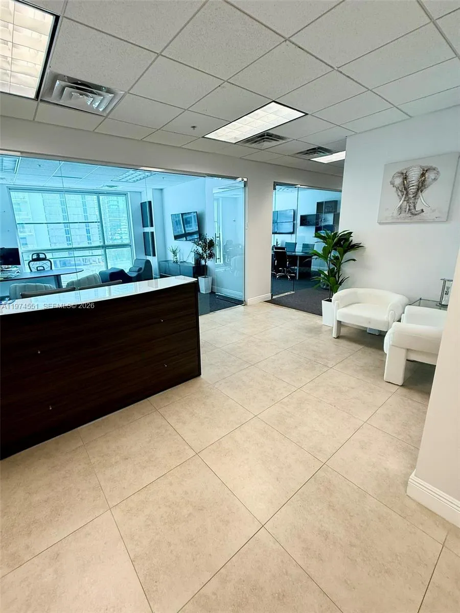 175 SW 7th St # 1606, Miami FL 33130
