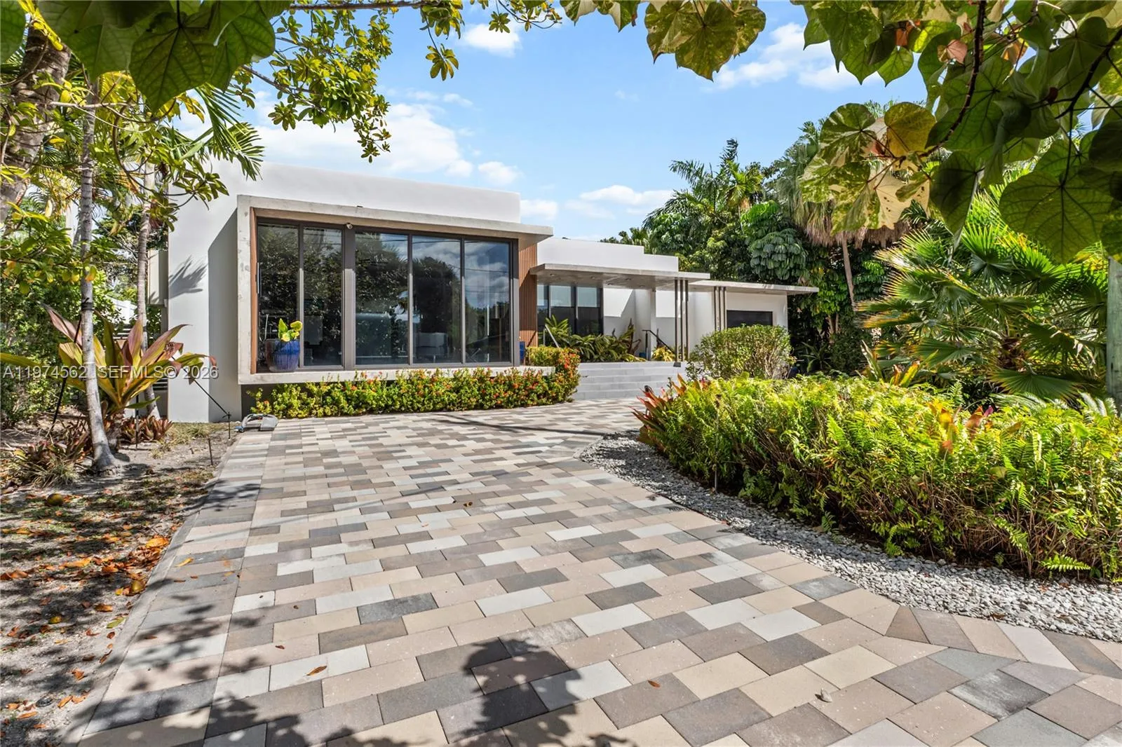 4 bedroom 4 bath for sale at 1845 NE 124th St, North Miami FL 33181