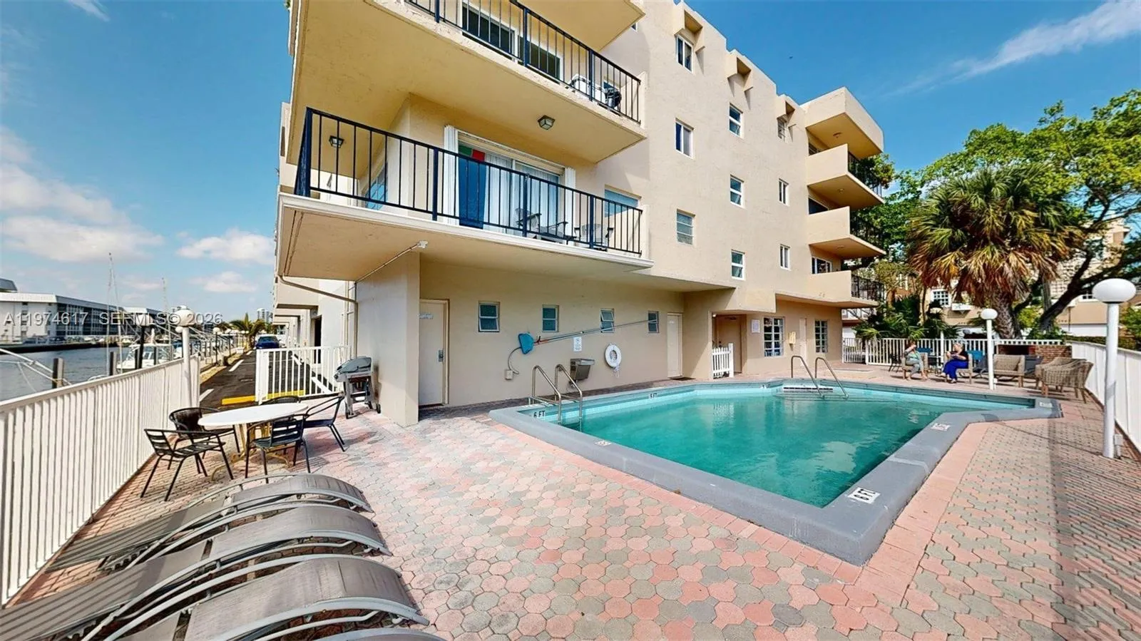 3860 NE 170th St # 310, North Miami Beach FL 33160