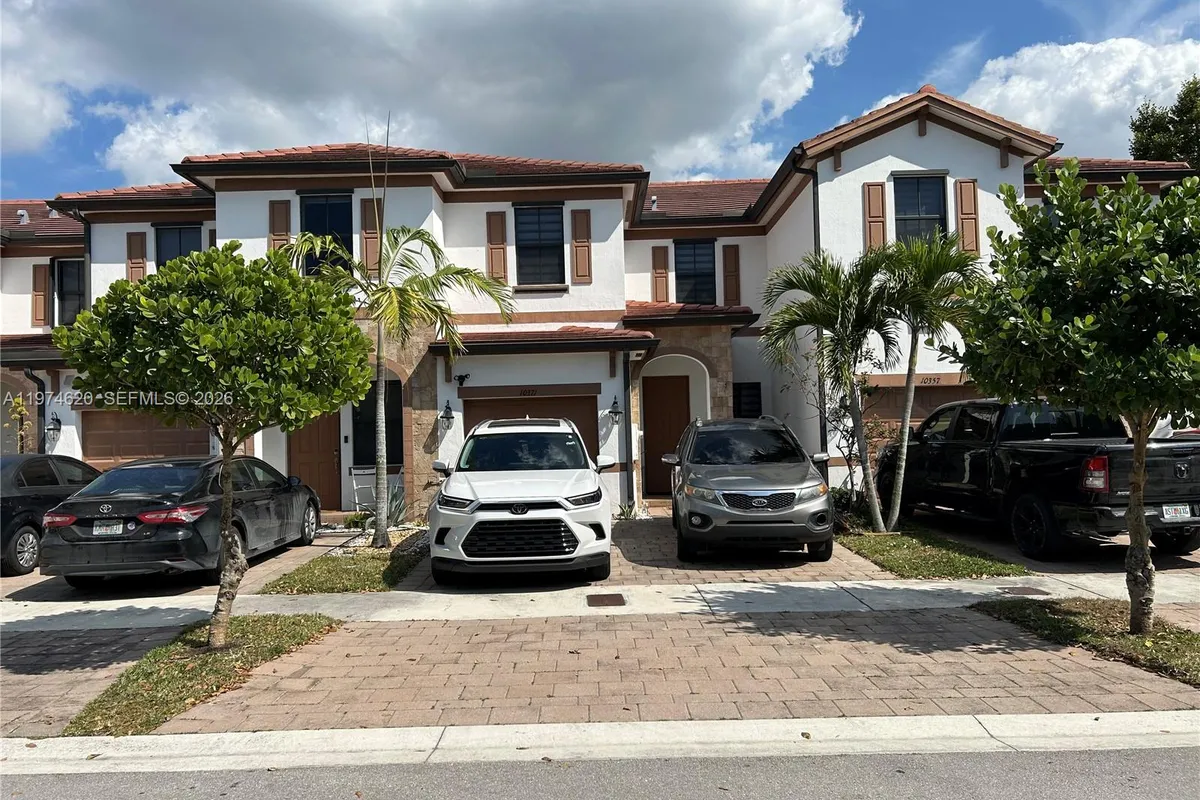 10371 W 33rd Ct, Hialeah FL 33018