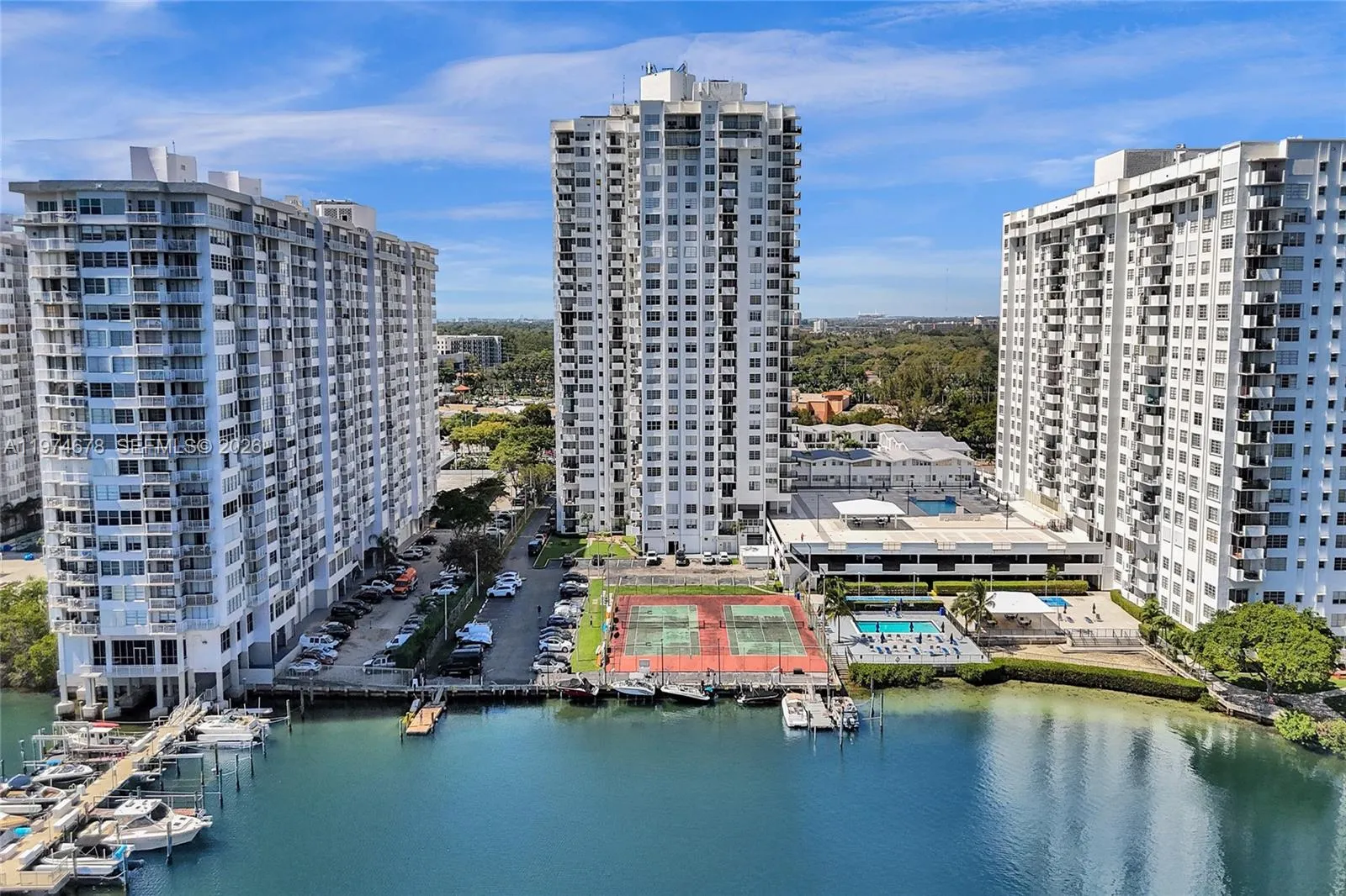 1 bedroom 1 bath for sale at 2750 NE 183rd St # 406, Aventura FL 33160