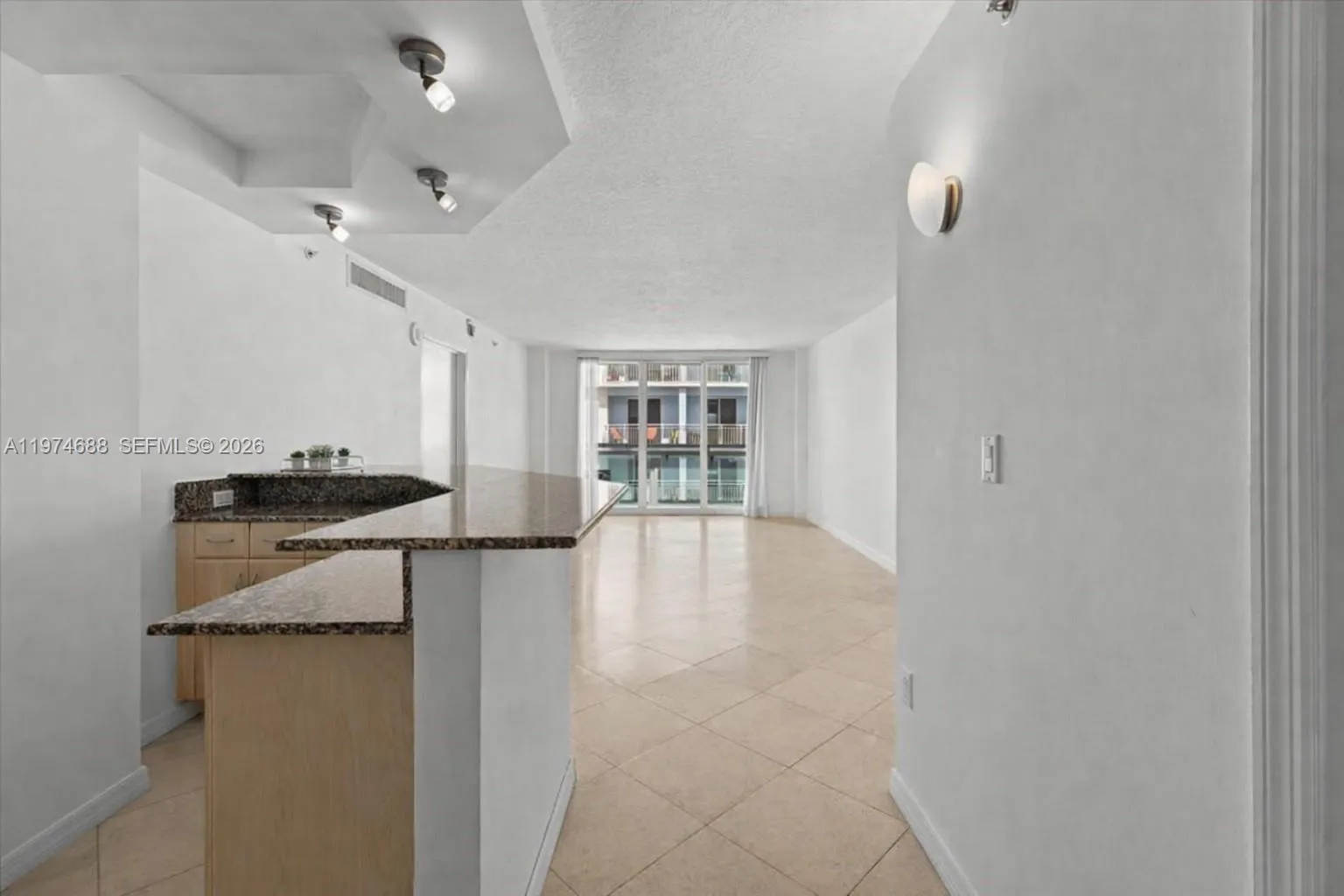 6917 Collins Ave # 1512, Miami Beach FL 33141