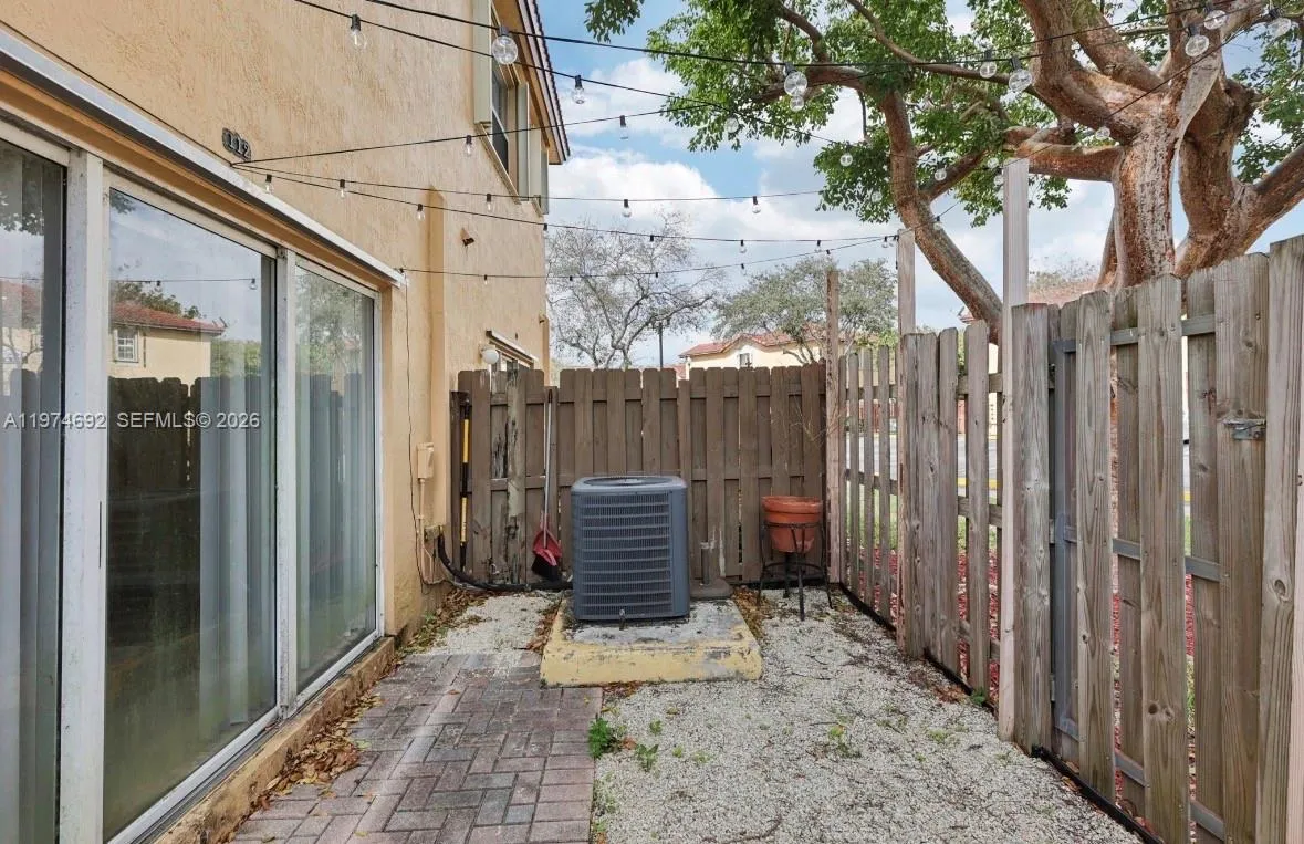 1650 NE 33rd Rd # 10, Homestead FL 33033