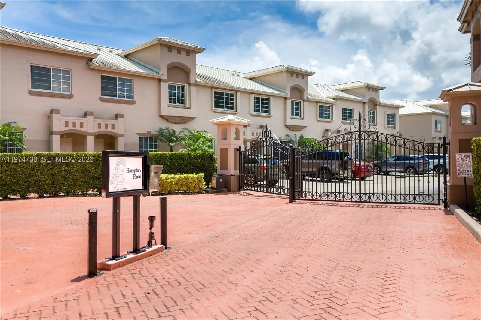 3 bedroom 2 bath for sale at 15750 SW 92nd Ave # 20C, Palmetto Bay FL 33157