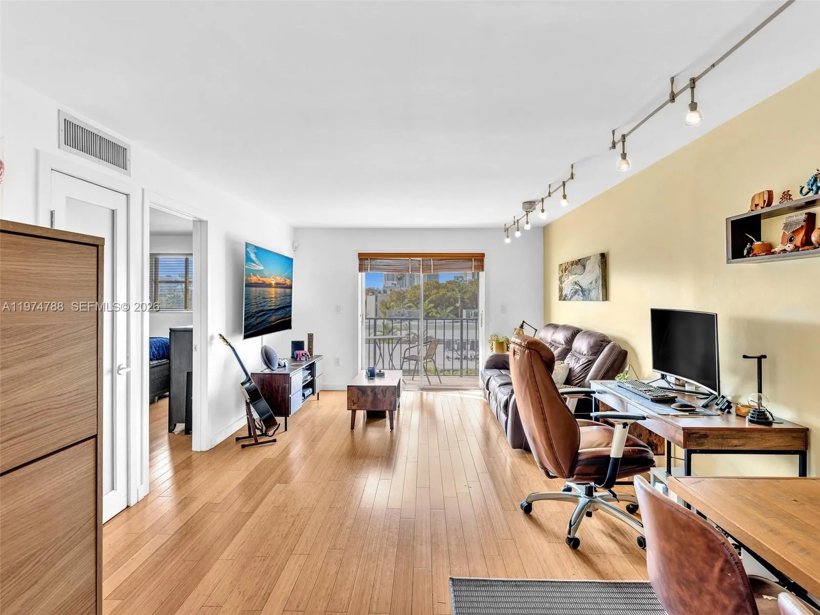 1 bedroom 1 bath for sale at 1236 Alton Rd # 402, Miami Beach FL 33139