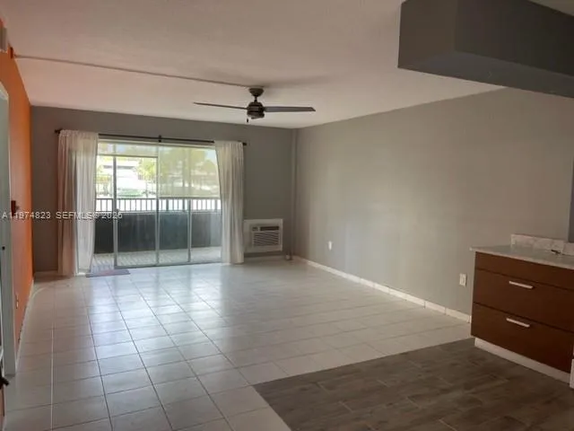 220 Kings Point Dr # 103, Sunny Isles Beach FL 33160
