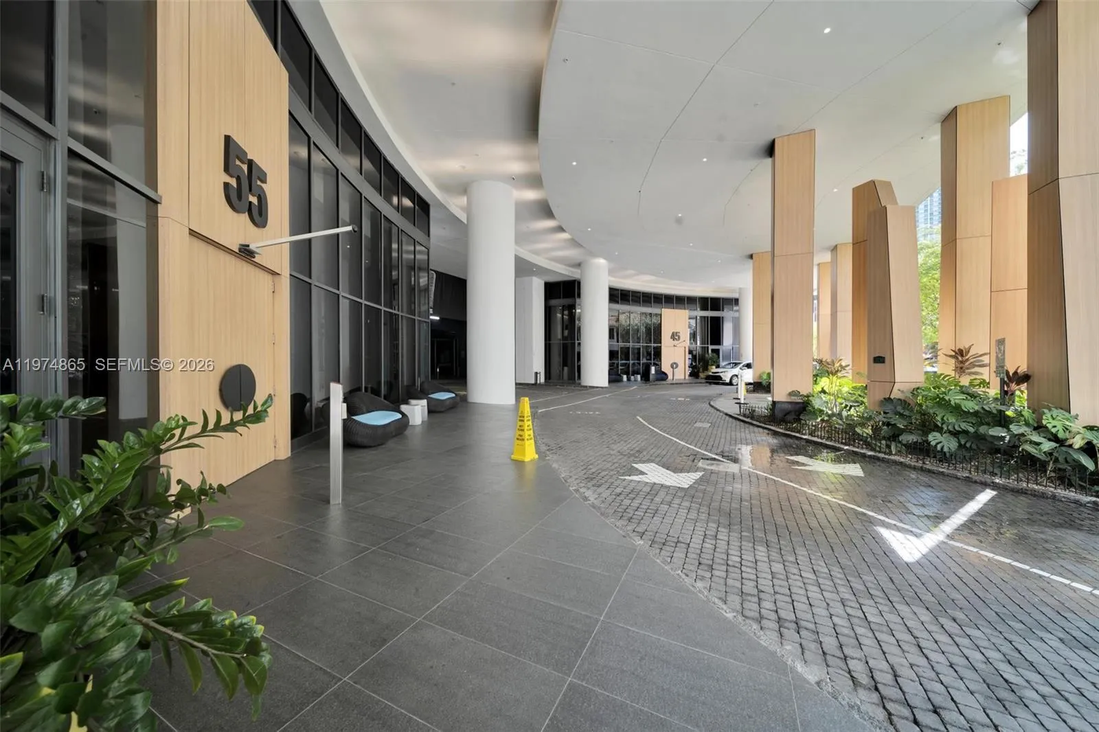 3 bedroom 3 bath for sale at 55 SW 9th St # 4406, Miami FL 33130