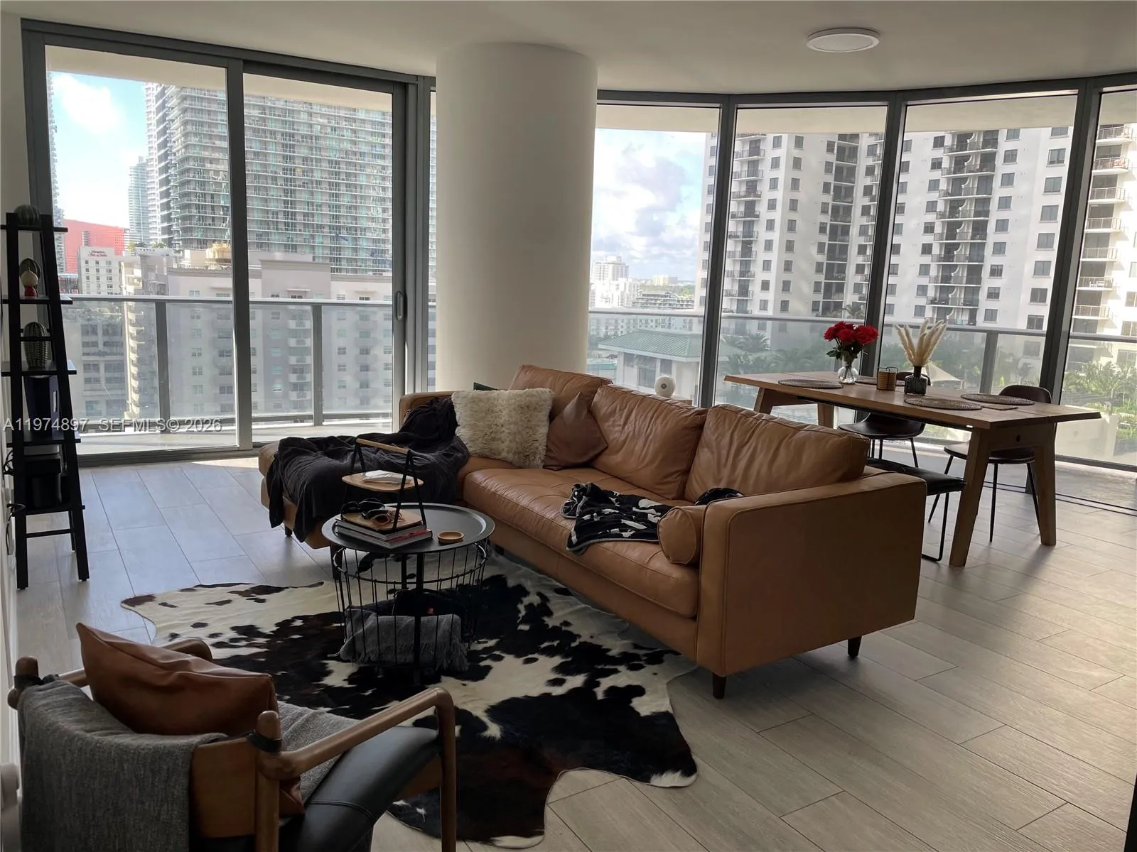 45 SW 9th St # 1206, Miami FL 33130