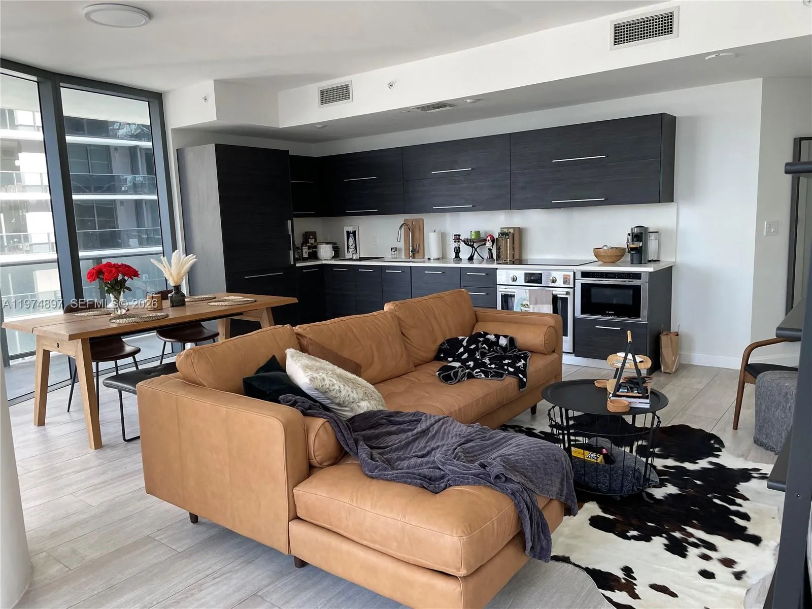 45 SW 9th St # 1206, Miami FL 33130