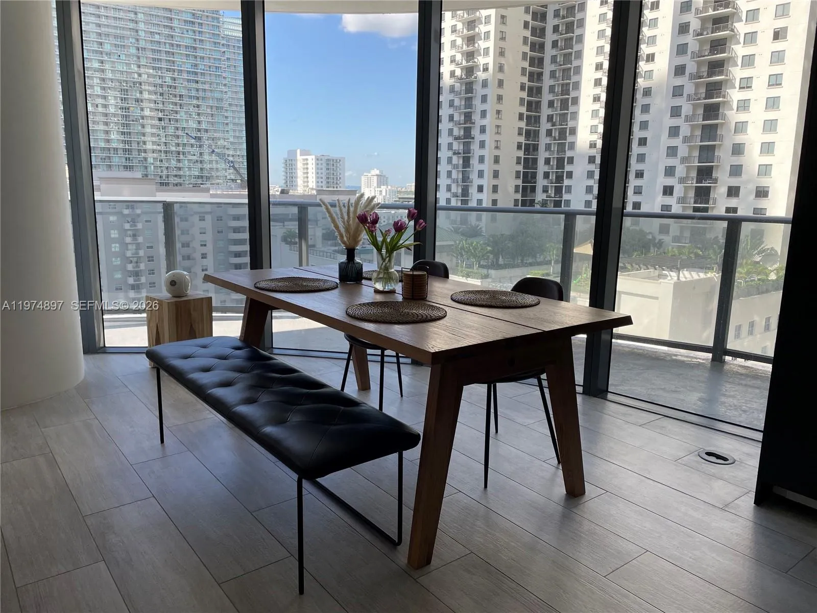 45 SW 9th St # 1206, Miami FL 33130