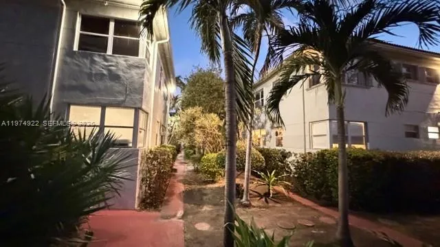1275 Marseille Dr # 40, Miami Beach FL 33141