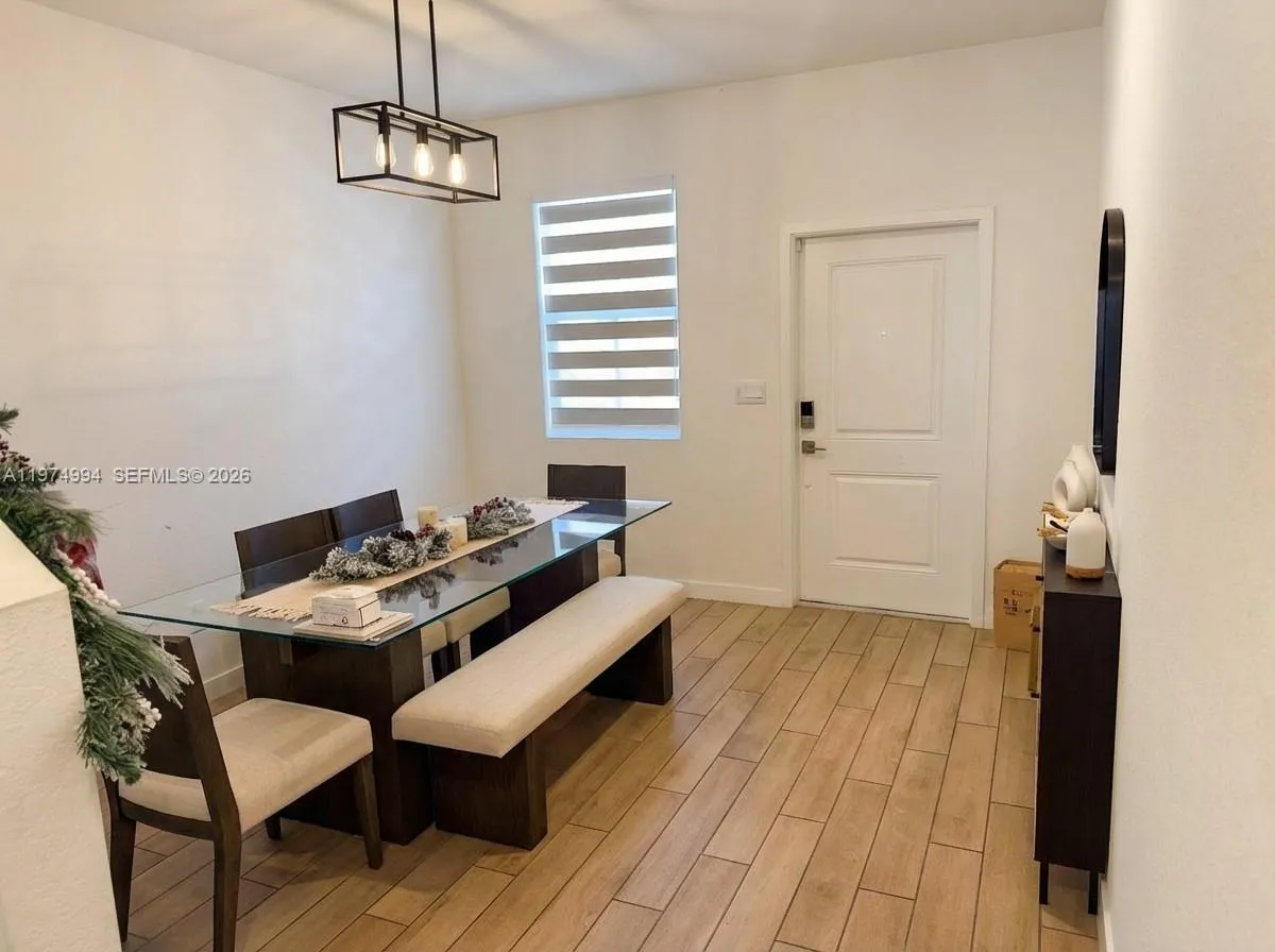 1842 SE 7th Ter, Homestead FL 33034