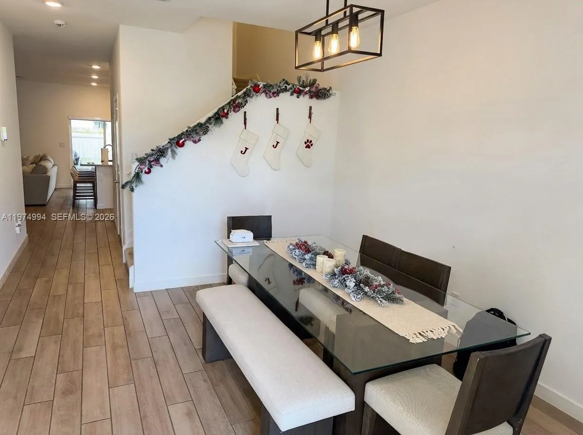 1842 SE 7th Ter, Homestead FL 33034