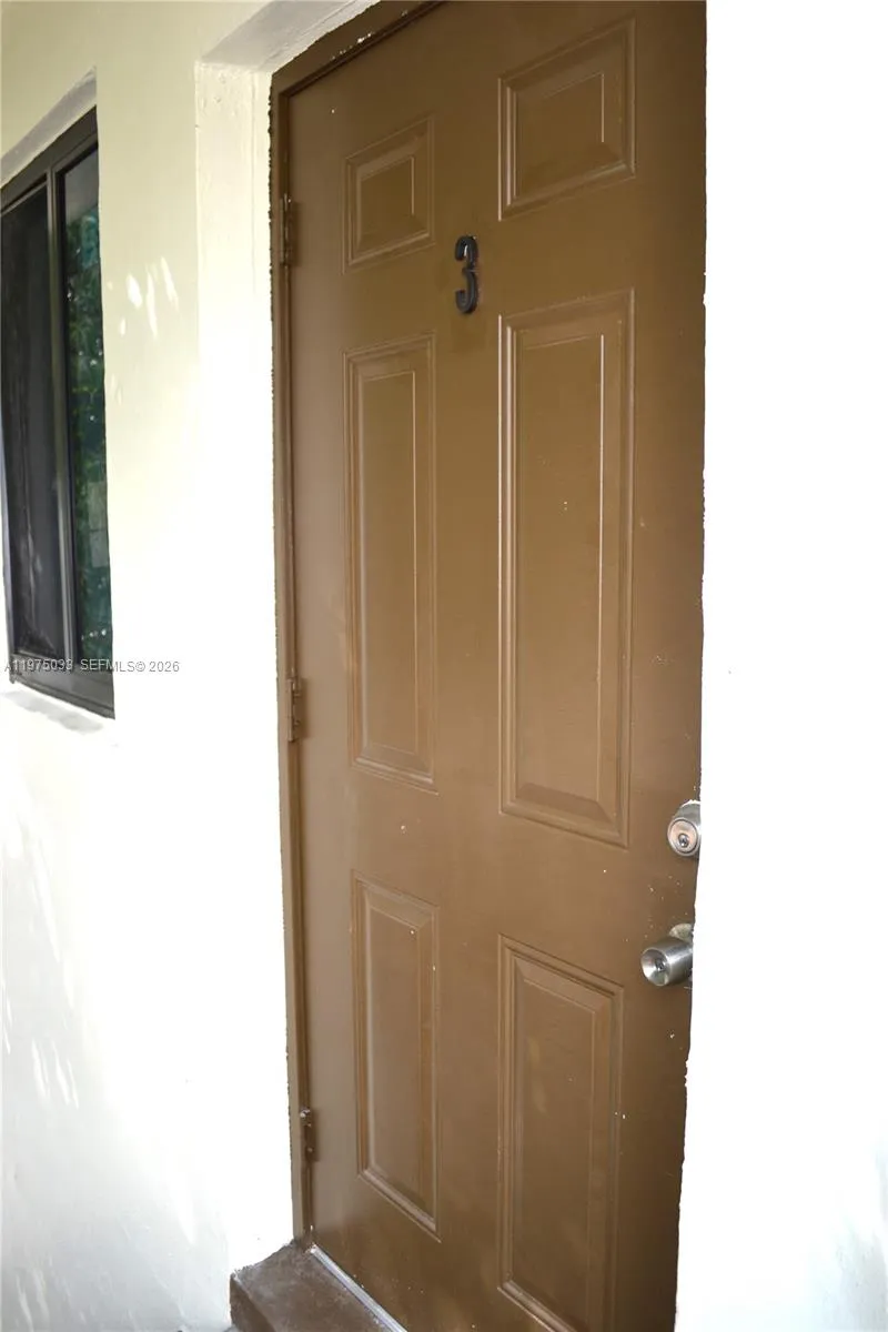 1035 SW 4th St # 3, Miami FL 33130