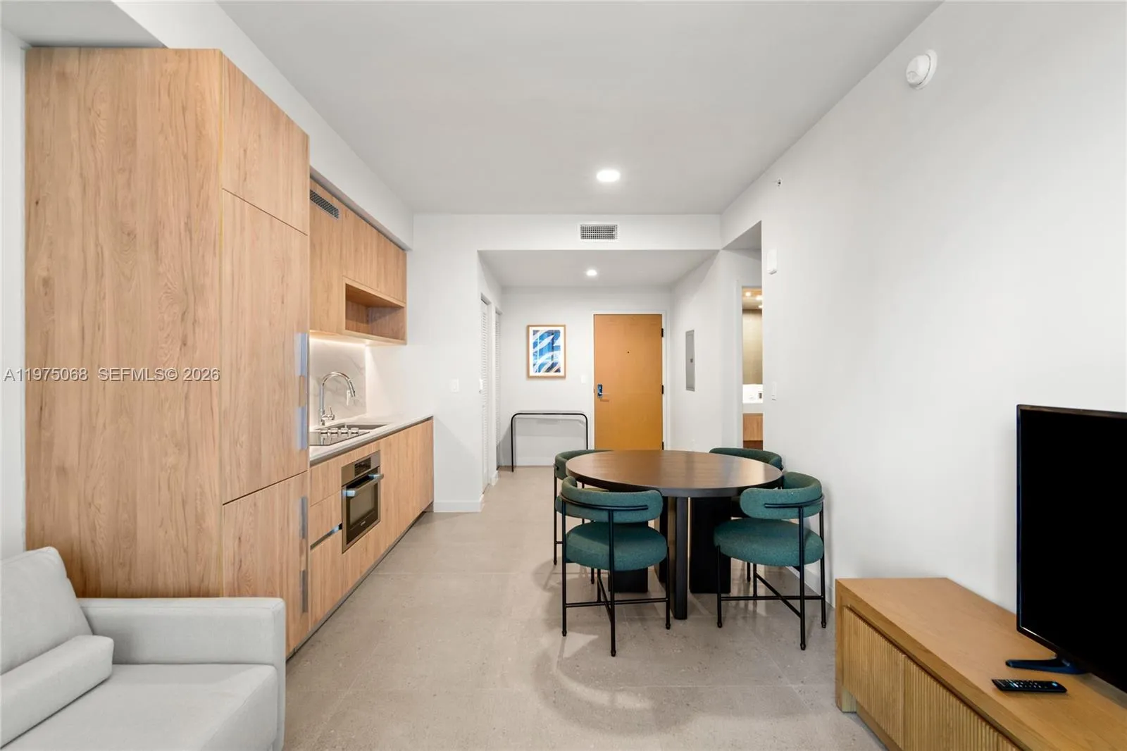 11 NE 6th St # 2104, Miami FL 33132