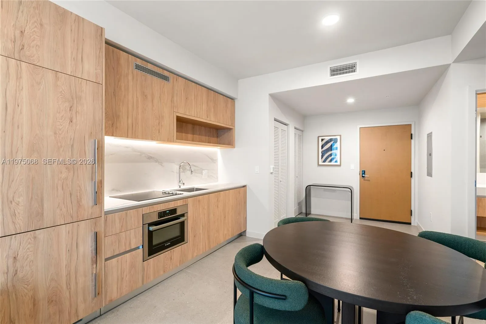 11 NE 6th St # 2104, Miami FL 33132