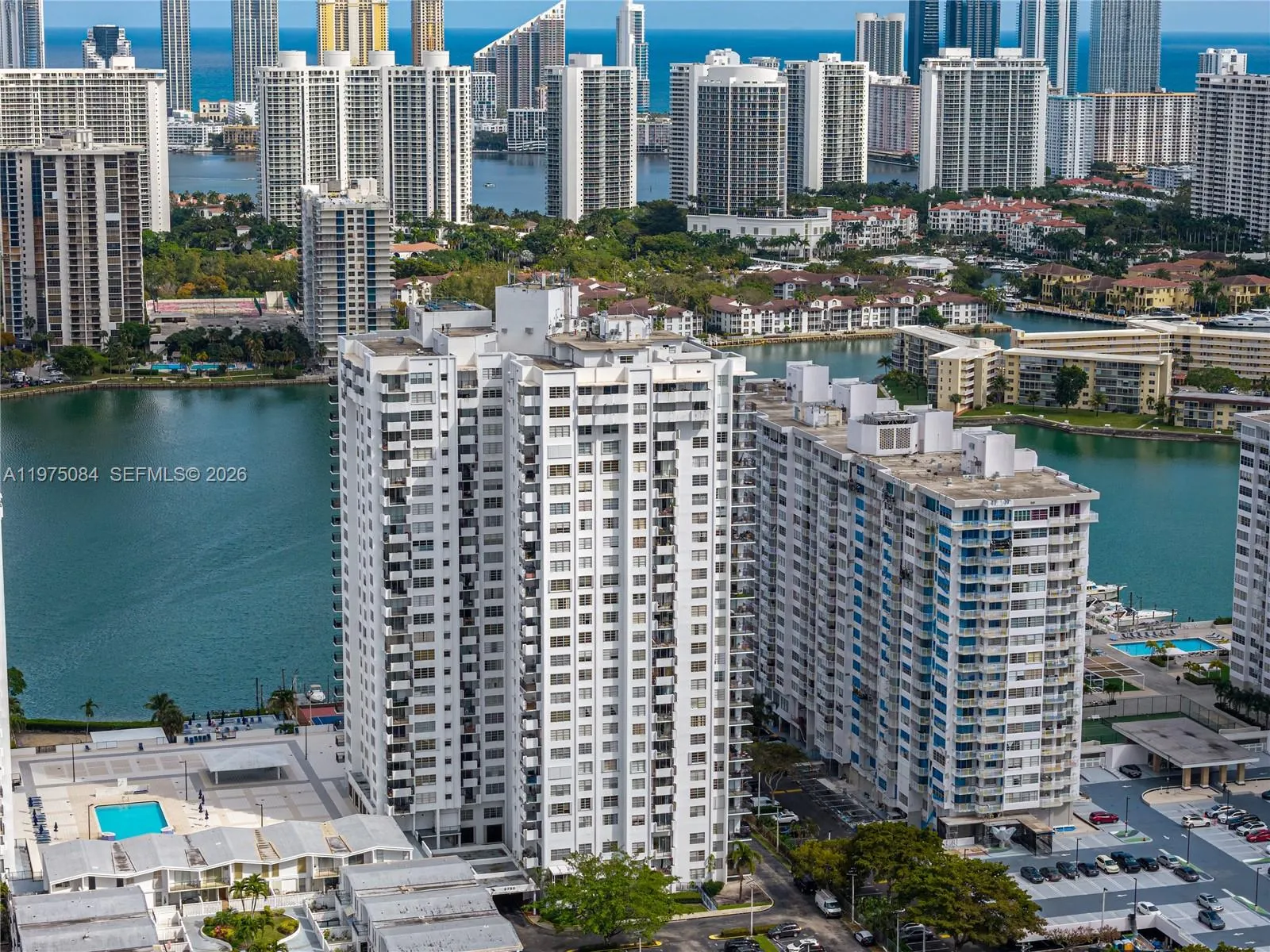 2 bedroom 2 bath for sale at 2750 NE 183rd St # 2108, Aventura FL 33160