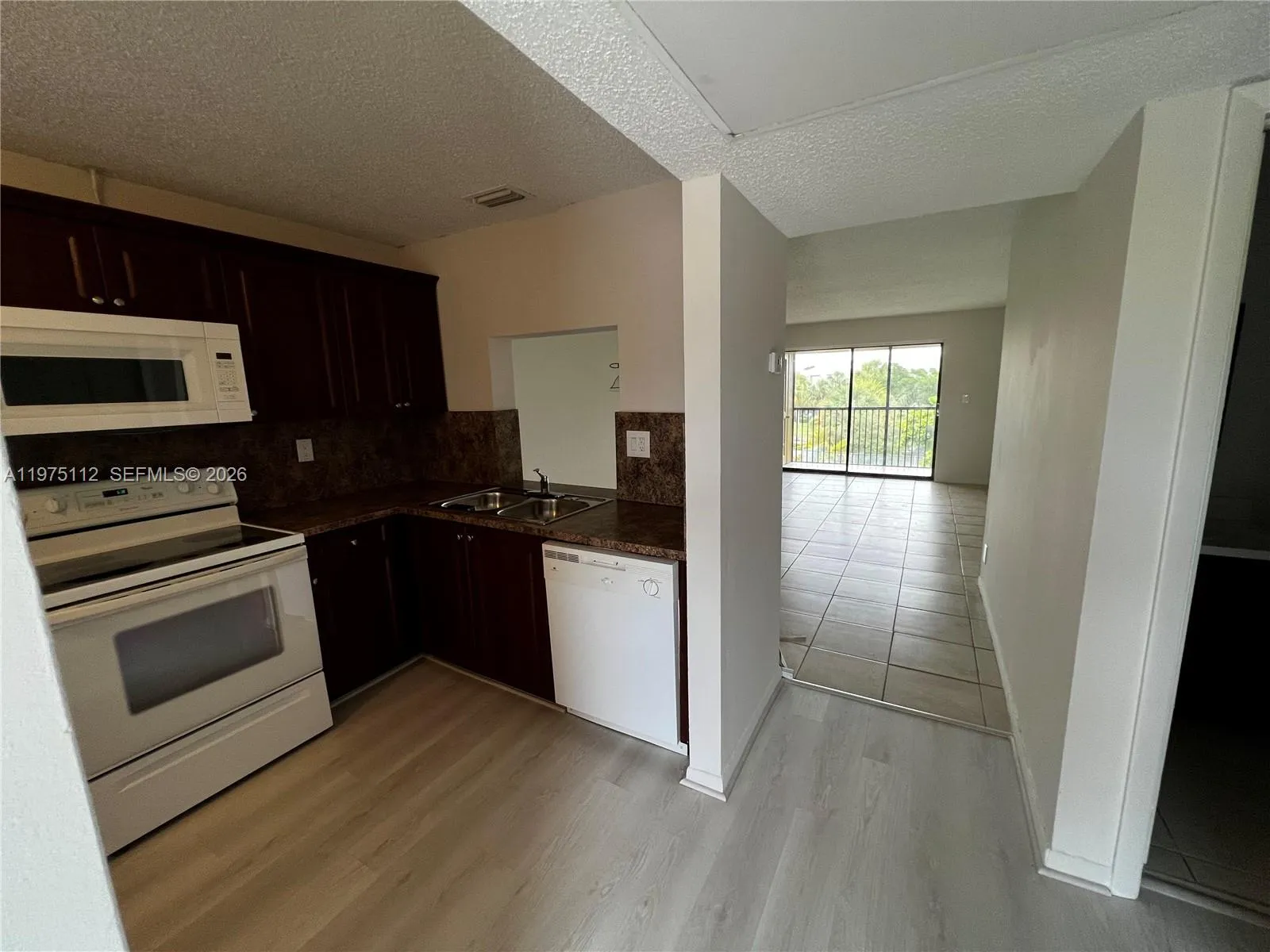 9000 NW 28th Dr # 303, Coral Springs FL 33065