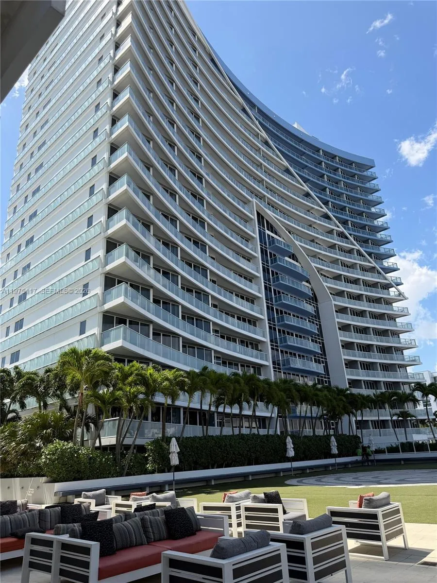 2 bedroom 2 bath for sale at 3101 Bayshore Dr # 608, Fort Lauderdale FL 33304