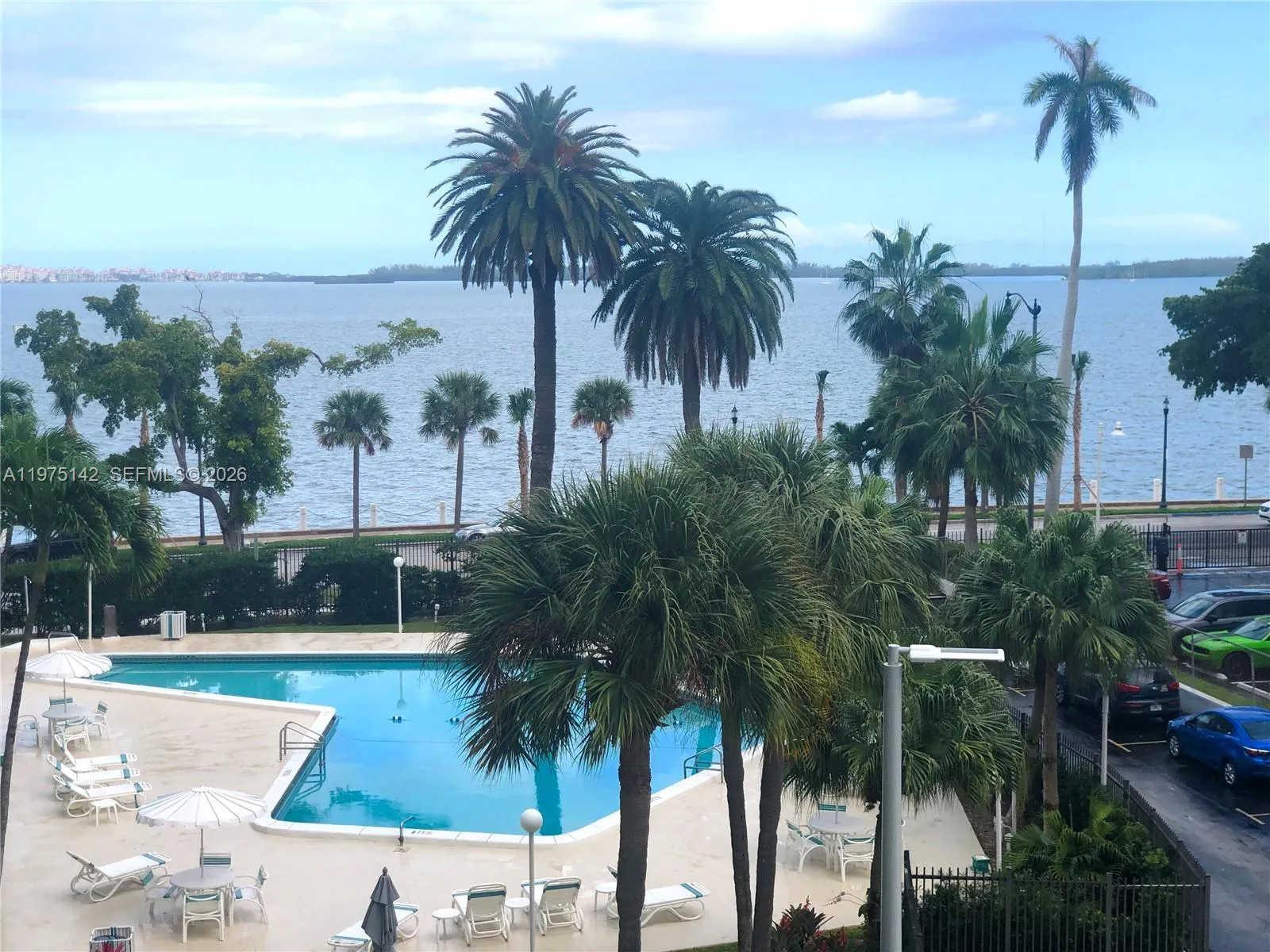 1 bedroom 1 bath for sale at 1408 Brickell Bay Dr # 404, Miami FL 33131