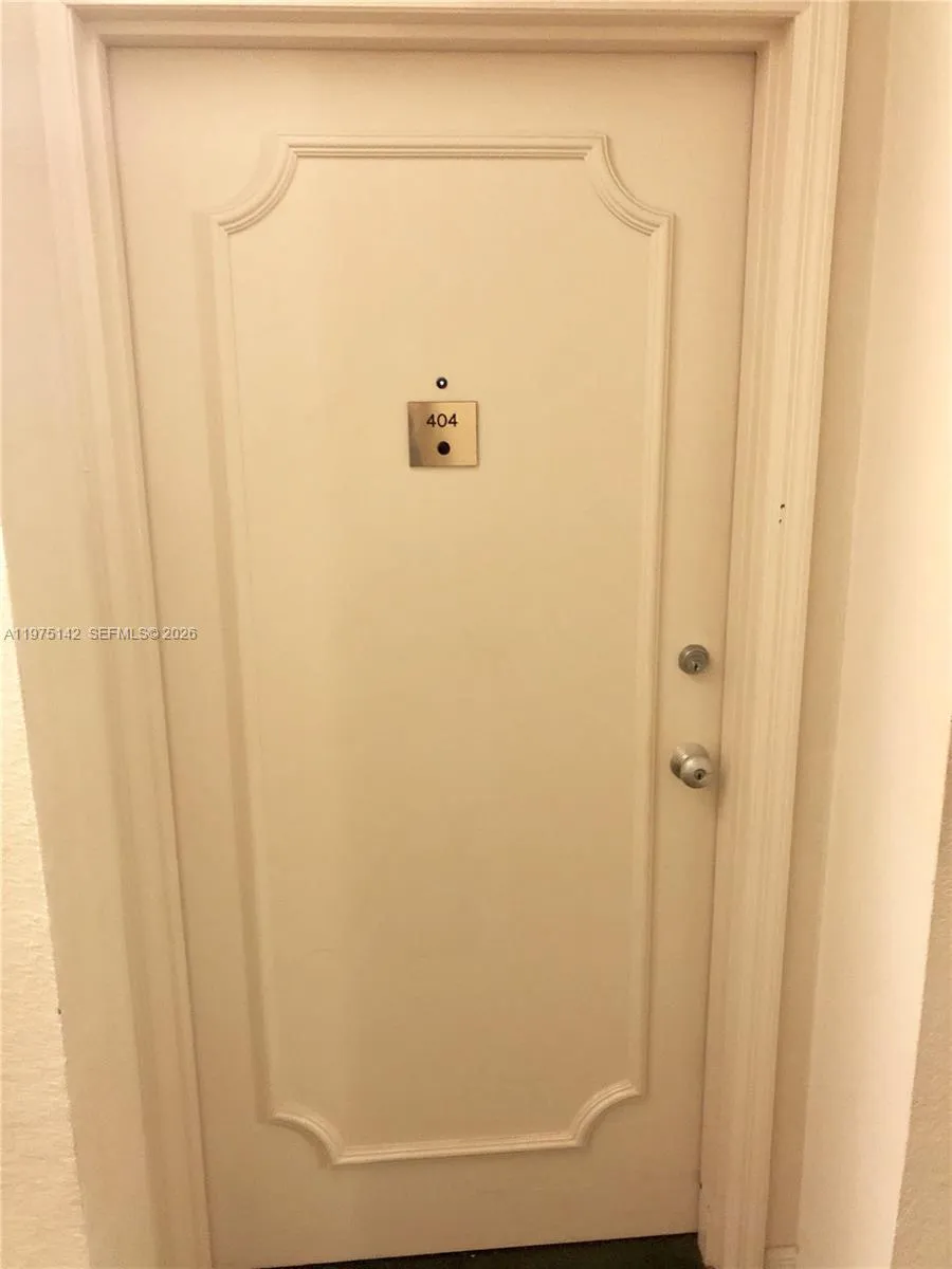 1408 Brickell Bay Dr # 404, Miami FL 33131