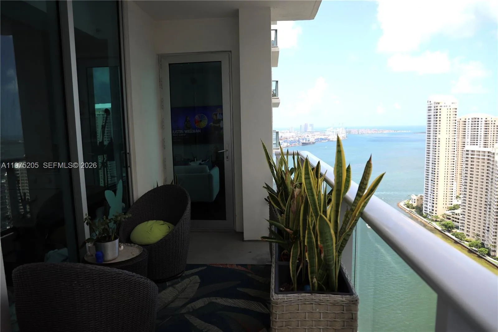 300 S Biscayne Blvd # 3504, Miami FL 33131