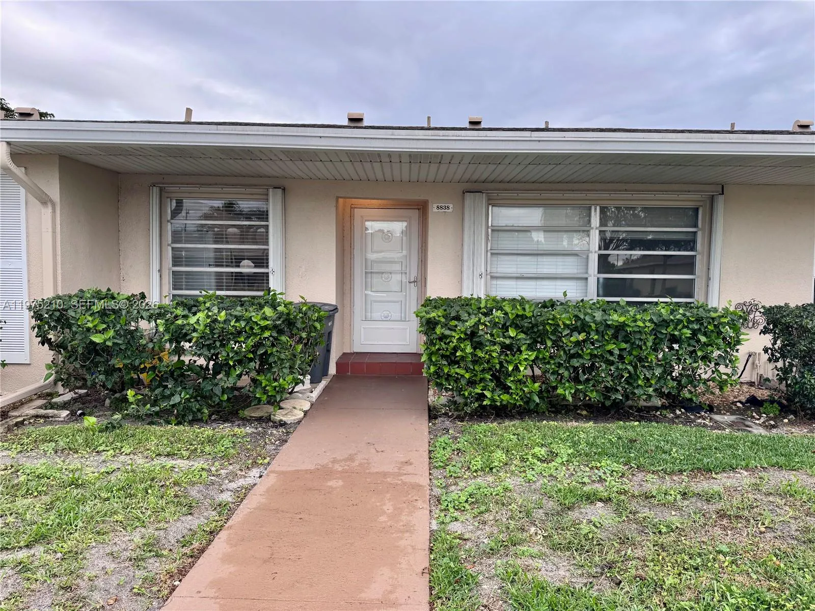 1 bedroom 1 bath for sale at 8838 Bella Vista Dr, Boca Raton FL 33433