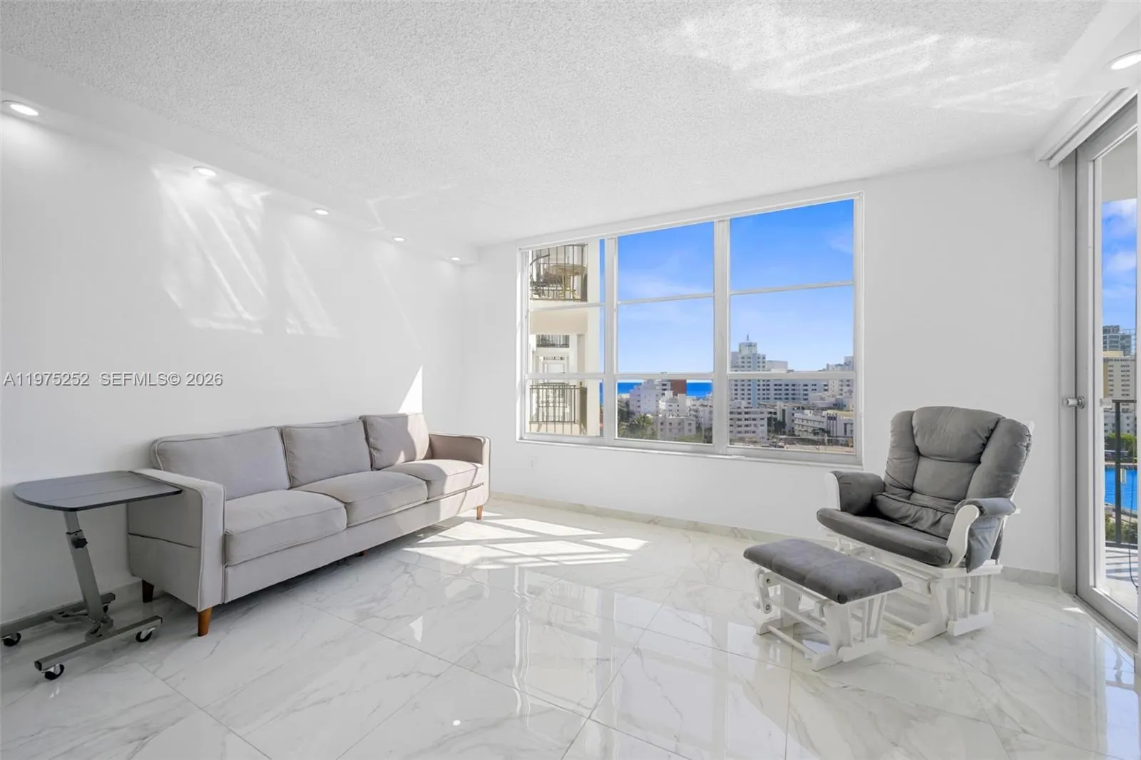 4101 Pine Tree Dr # 919, Miami Beach FL 33140