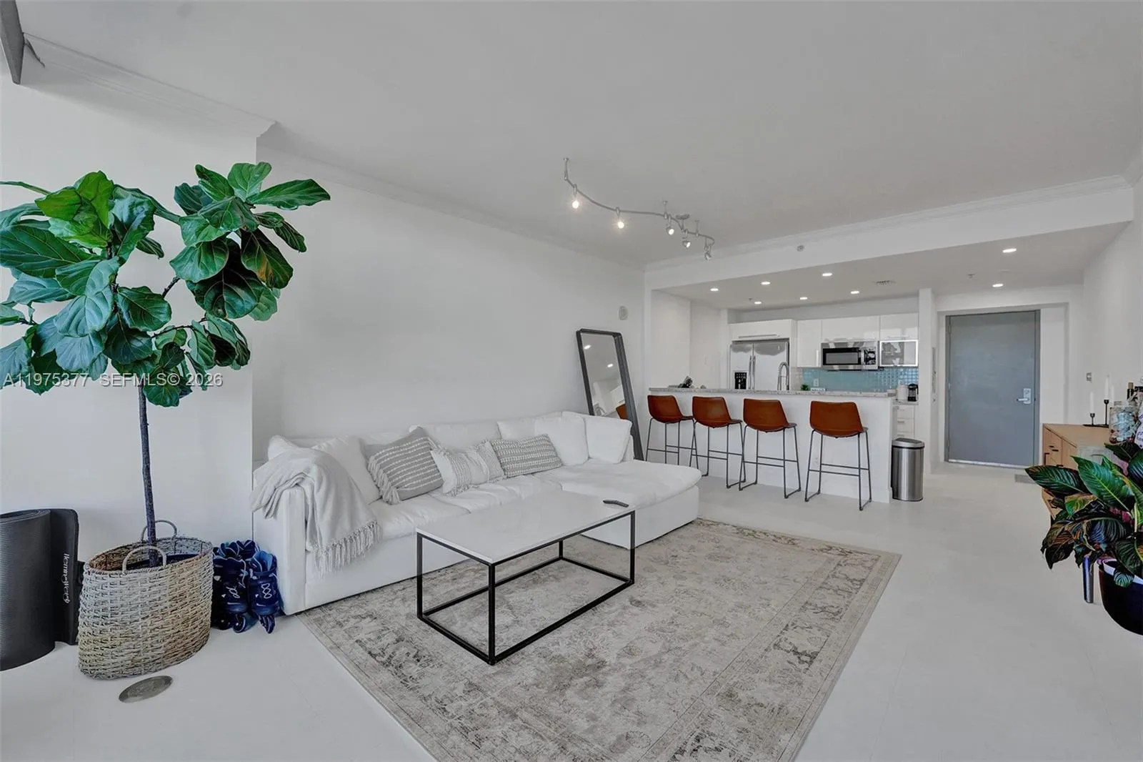 601 NE 36th St # 811, Miami FL 33137
