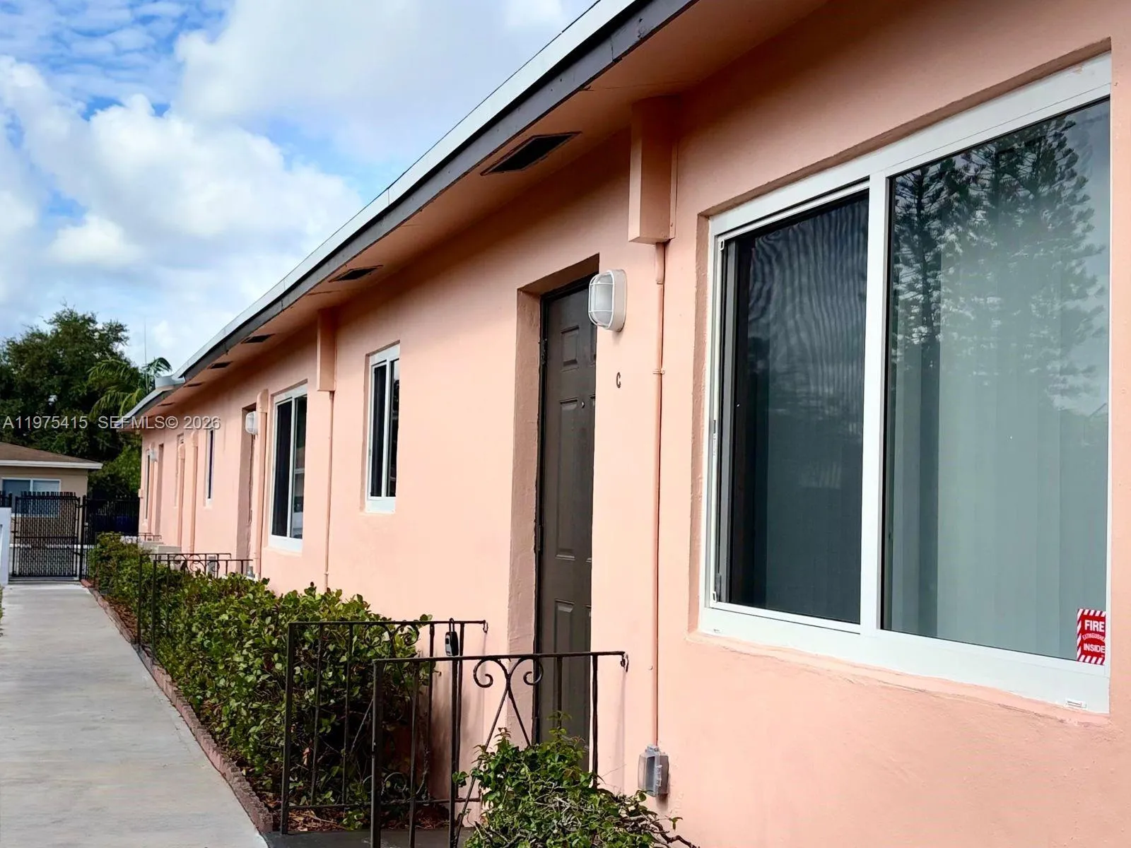 612 NW 10th Ter, Fort Lauderdale FL 33311