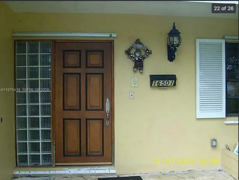 3 bedroom 2 bath for sale at 16501 SW 102nd Ct, Miami FL 33157