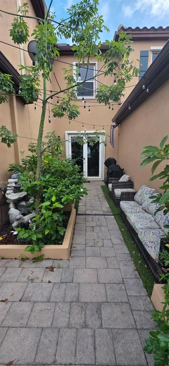 3 bedroom 2 bath for sale at 17135 SW 96 ST, Miami FL 33196