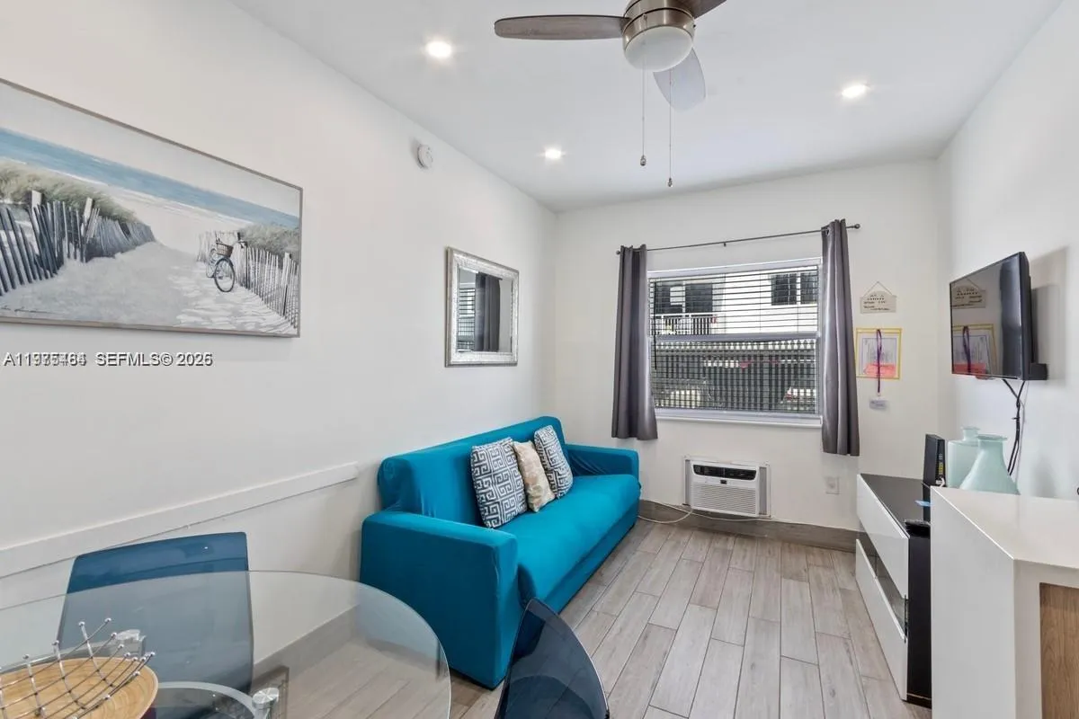 1 bedroom 1 bath for sale at 335 Ocean Dr # 122, Miami Beach FL 33139