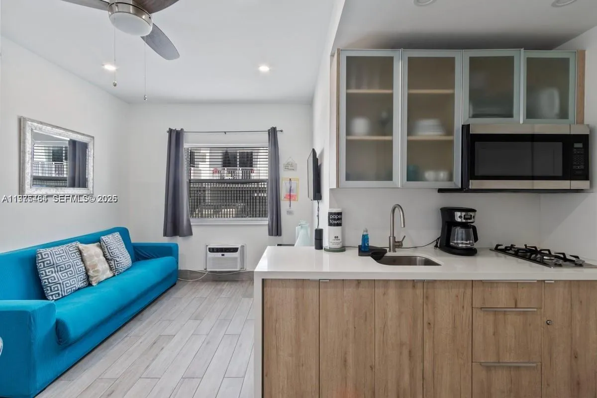 335 Ocean Dr # 122, Miami Beach FL 33139