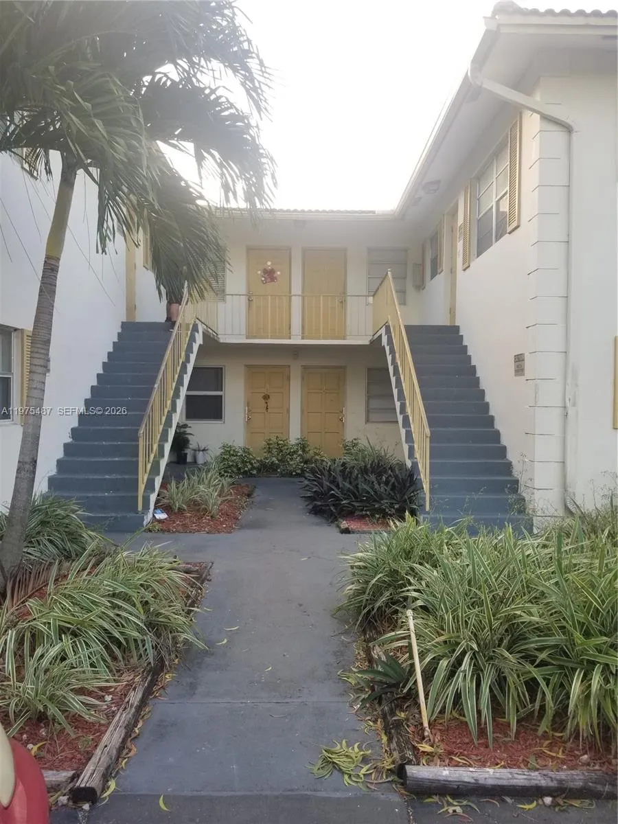 3090 Coral Springs Dr # 8, Coral Springs FL 33065
