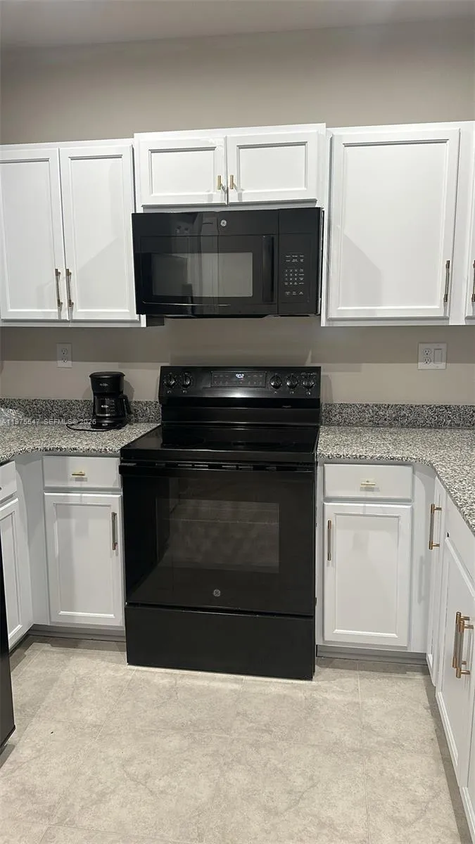 1070 NW 6th Ter, Florida City FL 33034